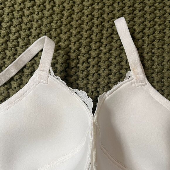 EUC VS Very Sexy Ivory Lace Long Line Plunge Bra - Picture 8 of 8